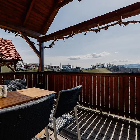 Weingut Sternat Vlg. Schmalzpeter بيت للعطل Arnfels