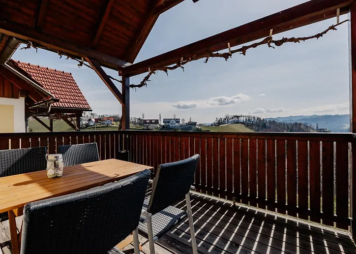 Weingut Sternat Vlg. Schmalzpeter بيت للعطل Arnfels